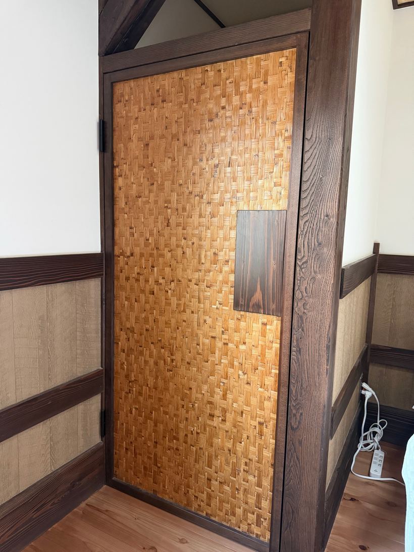 葦を編んだ網代